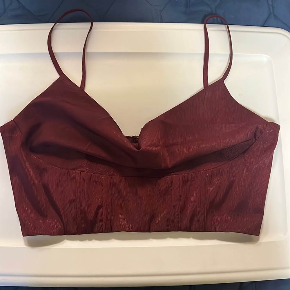 Lulu’s cowl crop top